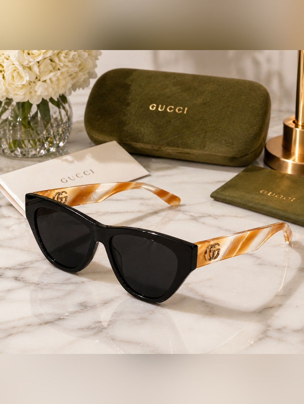 Gucci GG1333S model/004Black Cat-Eye Sunglasses